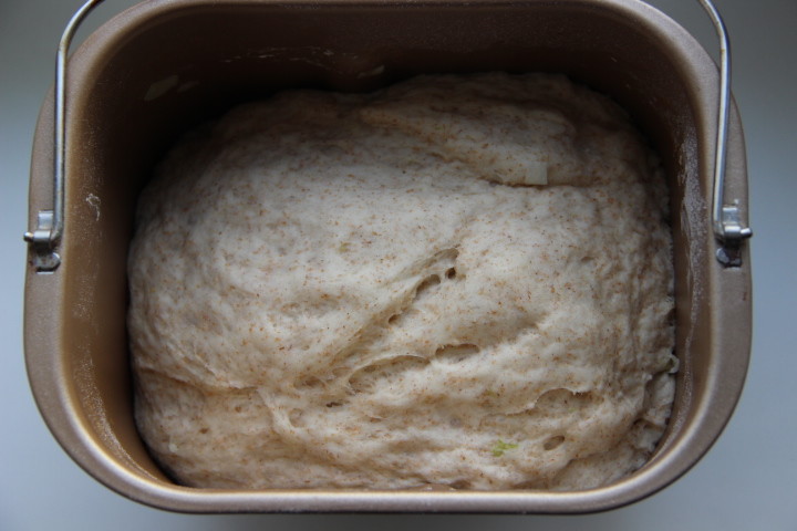 луковый хлеб в духовке с сыром