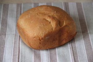 цельнозерновой хлеб с семенами подсолнечника в хлебопечке