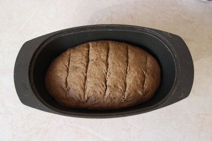 тесто для льняного хлеба в духовке с надрезами