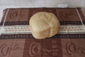 цельнозерновой хлеб с травами в хлебопечке