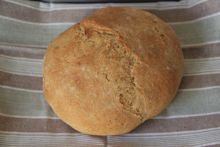Пшеничный хлеб на сыворотке в духовке