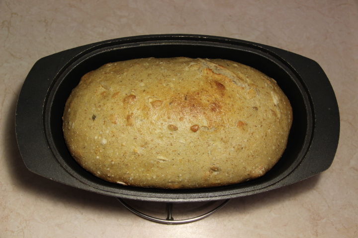Пшеничный мультизерновой хлеб на закваске с семенами
